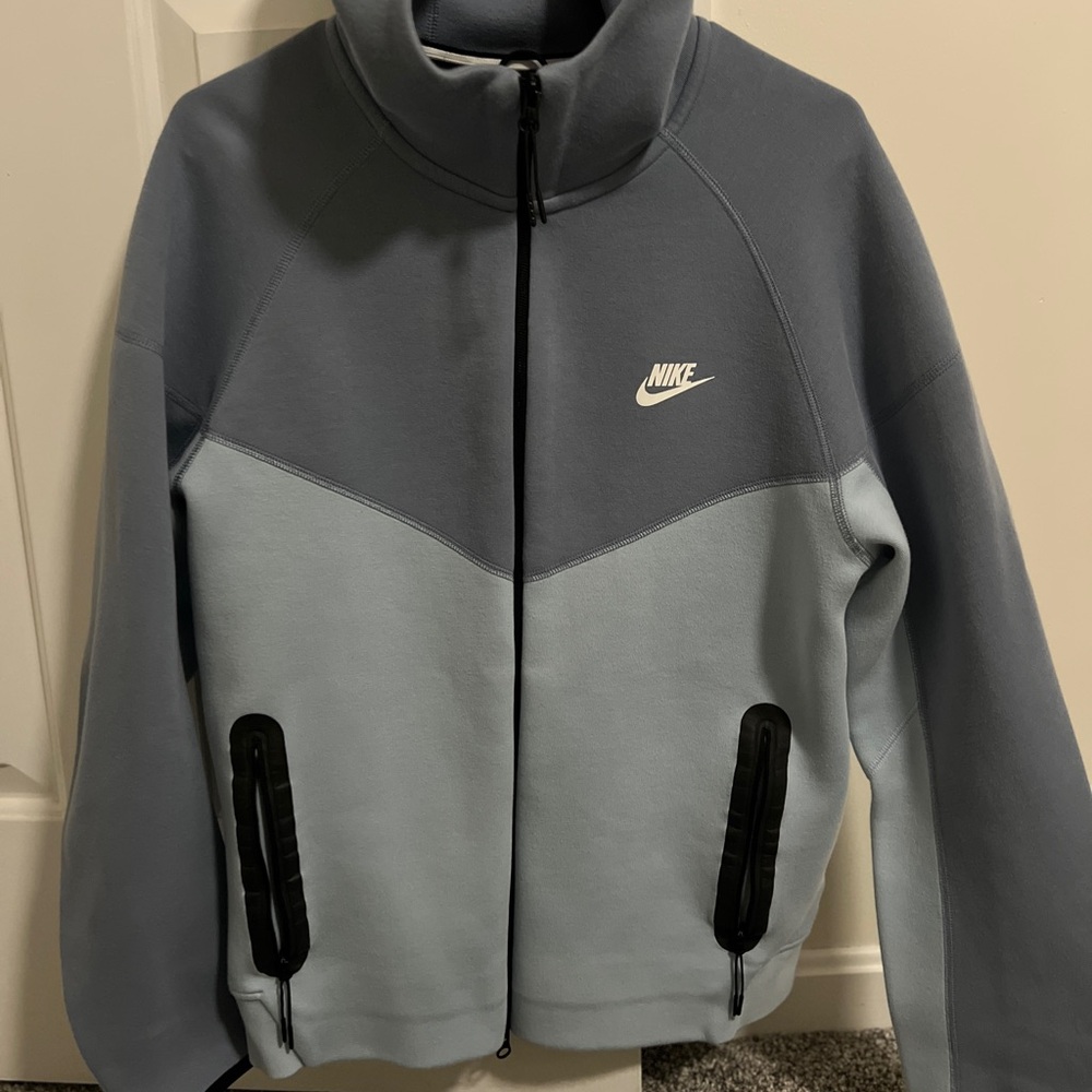 Brand New Nike Two-Tone Hooded Sweatshirt
